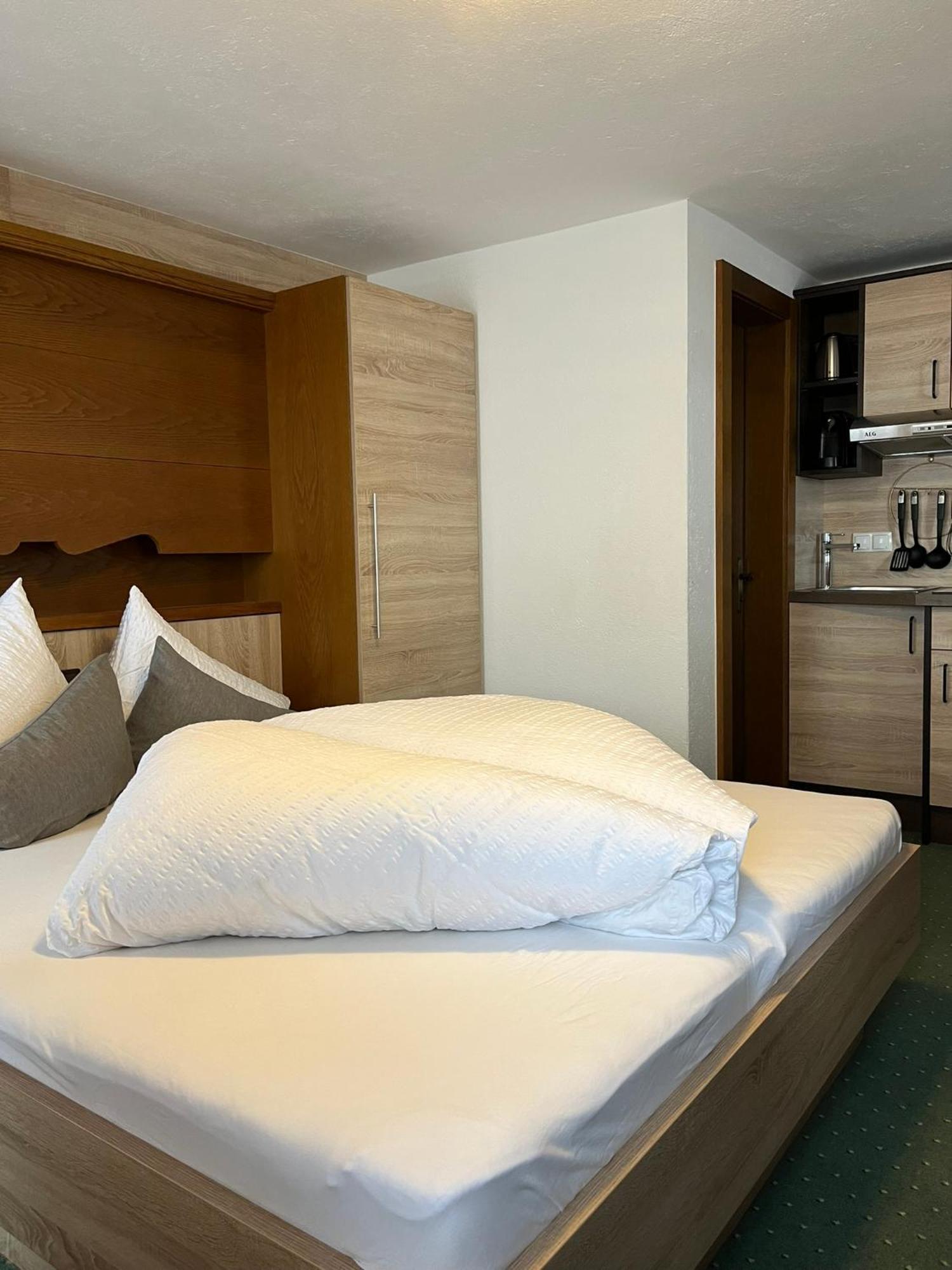 Altes Holzhaus Apartment Solden Ngoại thất bức ảnh