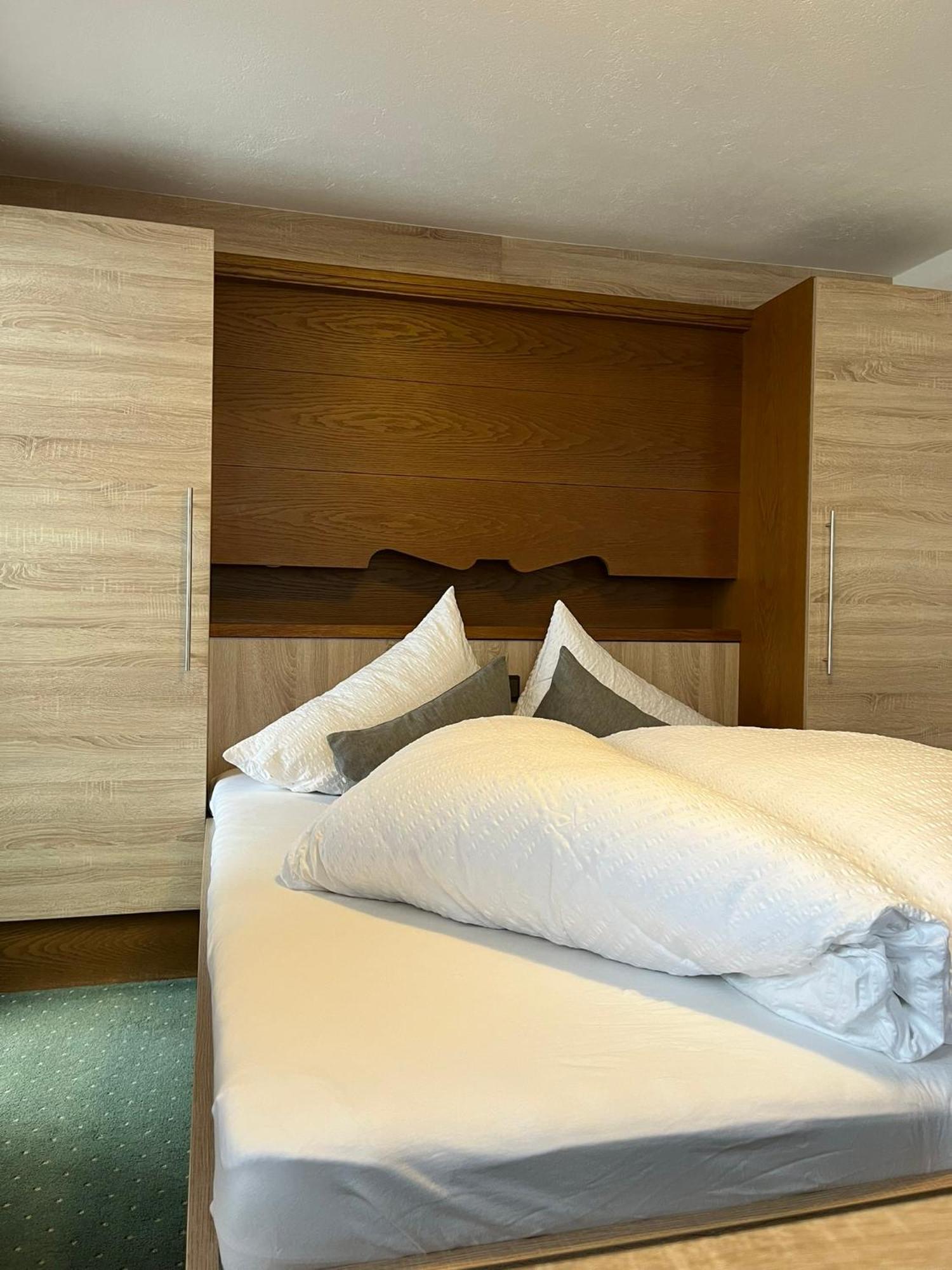 Altes Holzhaus Apartment Solden Ngoại thất bức ảnh