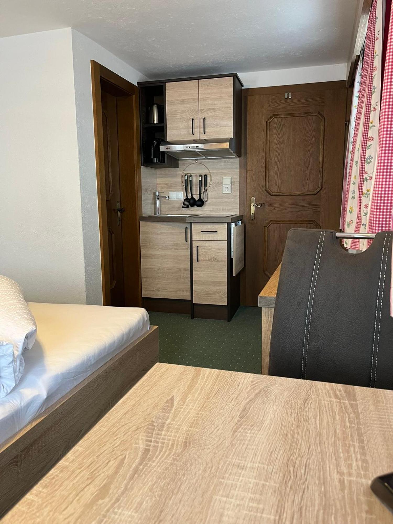 Altes Holzhaus Apartment Solden Ngoại thất bức ảnh